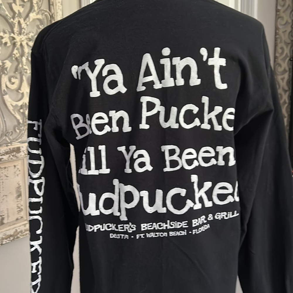 Fudpuckers Long Sleeve T-Shirt - Size Medium -  Black & White